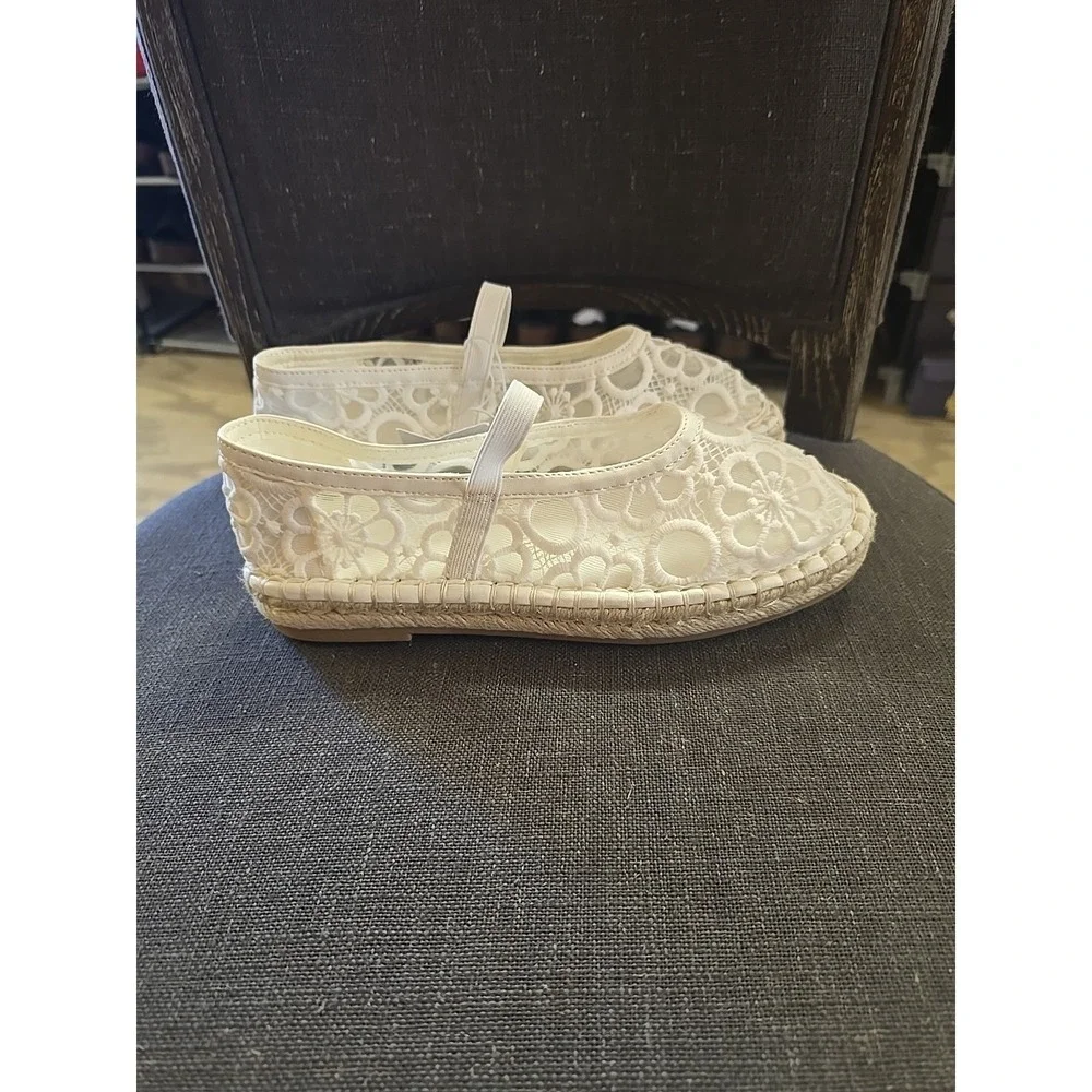 Women's Celia Floral Lace Mary Jane Espadrille Flat with Memory Foam Insole Sz 6